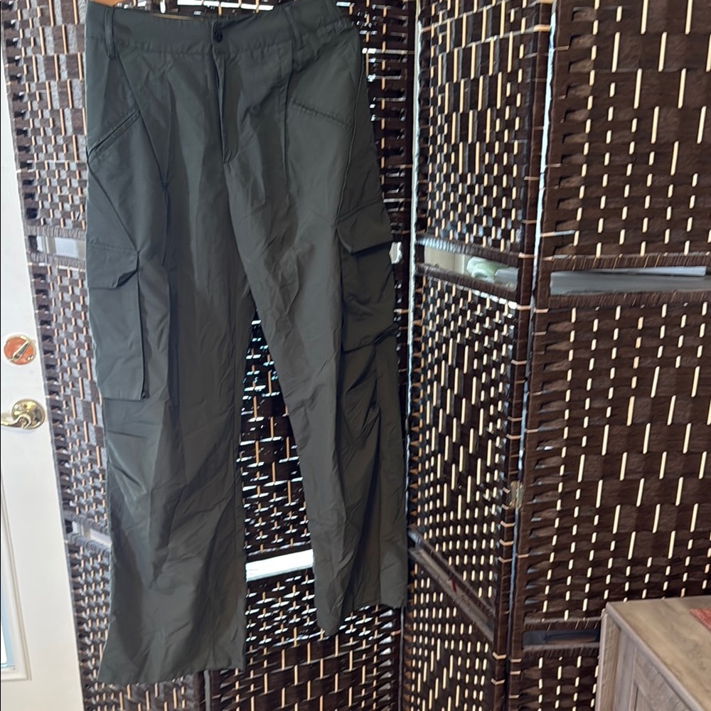 Mid Rise Button Zipper Multiple Pockets Wide Leg Casual Cargo Pants - size L